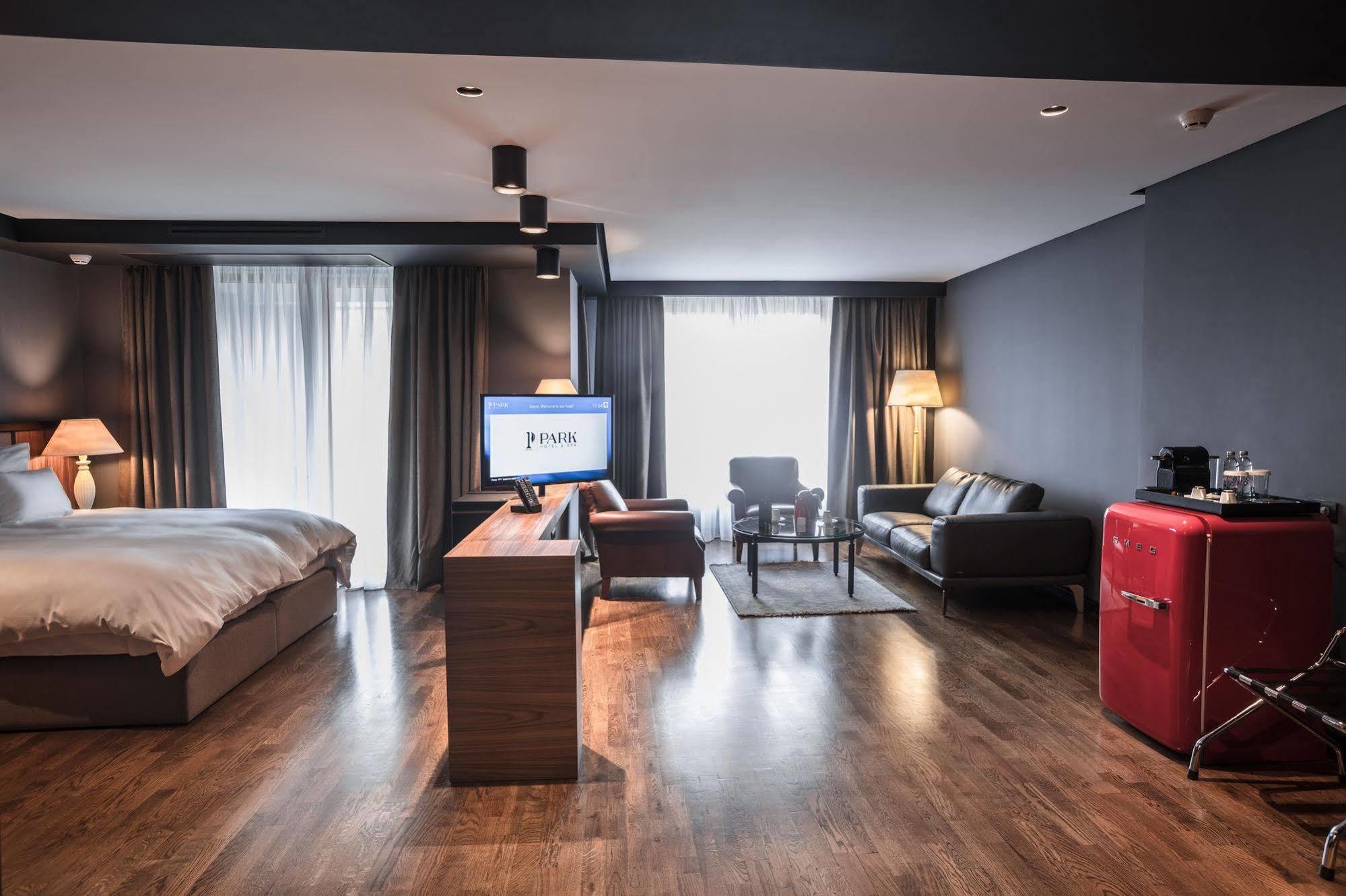 Park Hotel&Spa Skopje Bagian luar foto